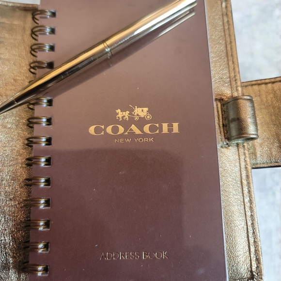 Coach VTG Address Book Folio Gold Leather Bifold Turn Lock Wallet - Picture 8 of 15